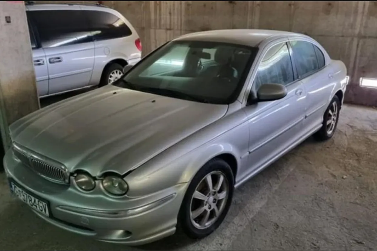 Jaguar X-Type