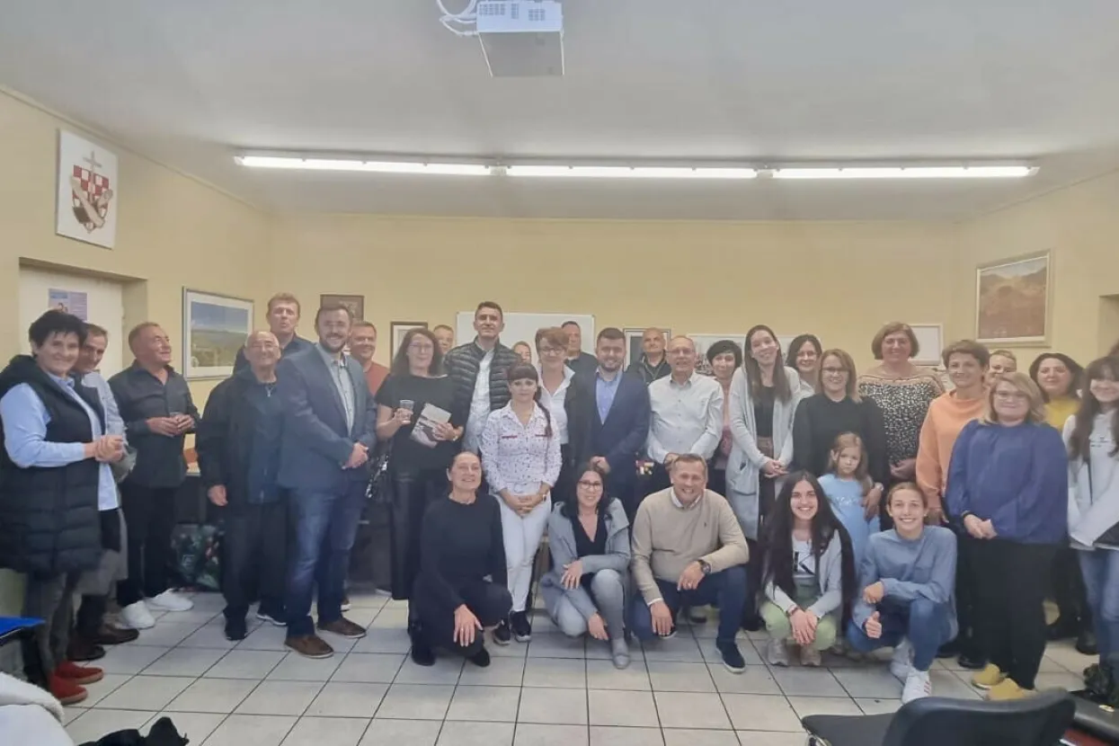 Mladi književnik Matias Zečević uspješno predstavio svoj roman u Salzburgu