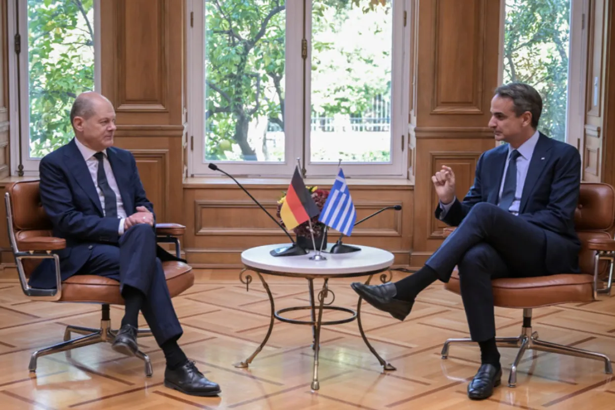 Olaf Scholz i Kiriakos Micotakis