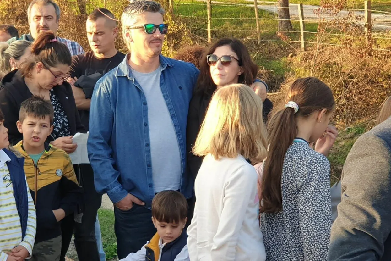 TRAVNIK, 27. listopada (FENA) - Svečanom ceremonijom danas je otvoren biciklističko-pje&scaron;ački most koji se nalazi na dionici biciklističke staze "Stare pruge" u mjestu Dolac na La&scaron;vi kod Travnika. Foto FENA/Du&scaron;ko Pucar