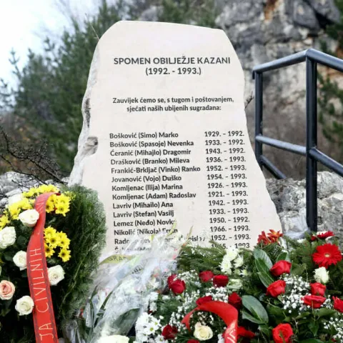 Spomen-obilježje na Kazanima