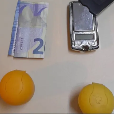 Heroin u kinder jajima