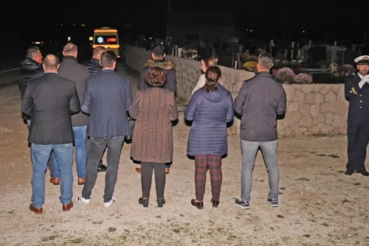 Plenković i SDSS-ovka do&scaron;li u &Scaron;kabrnju, vojni veterani joj okrenuli leđa