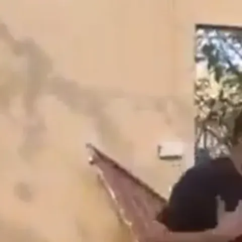 Saudijski navijač u euforiji razvalio vrata