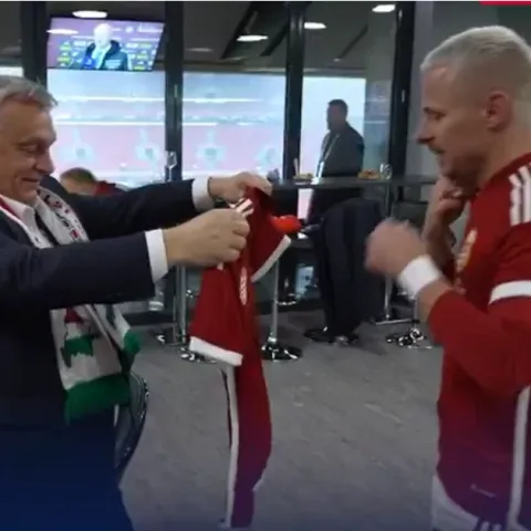 Viktor Orban u dresu s kartom velike Mađarske