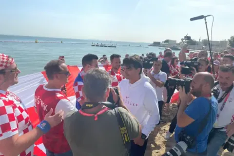 Susret izbornika s navijačima ispred Hilton Dohe