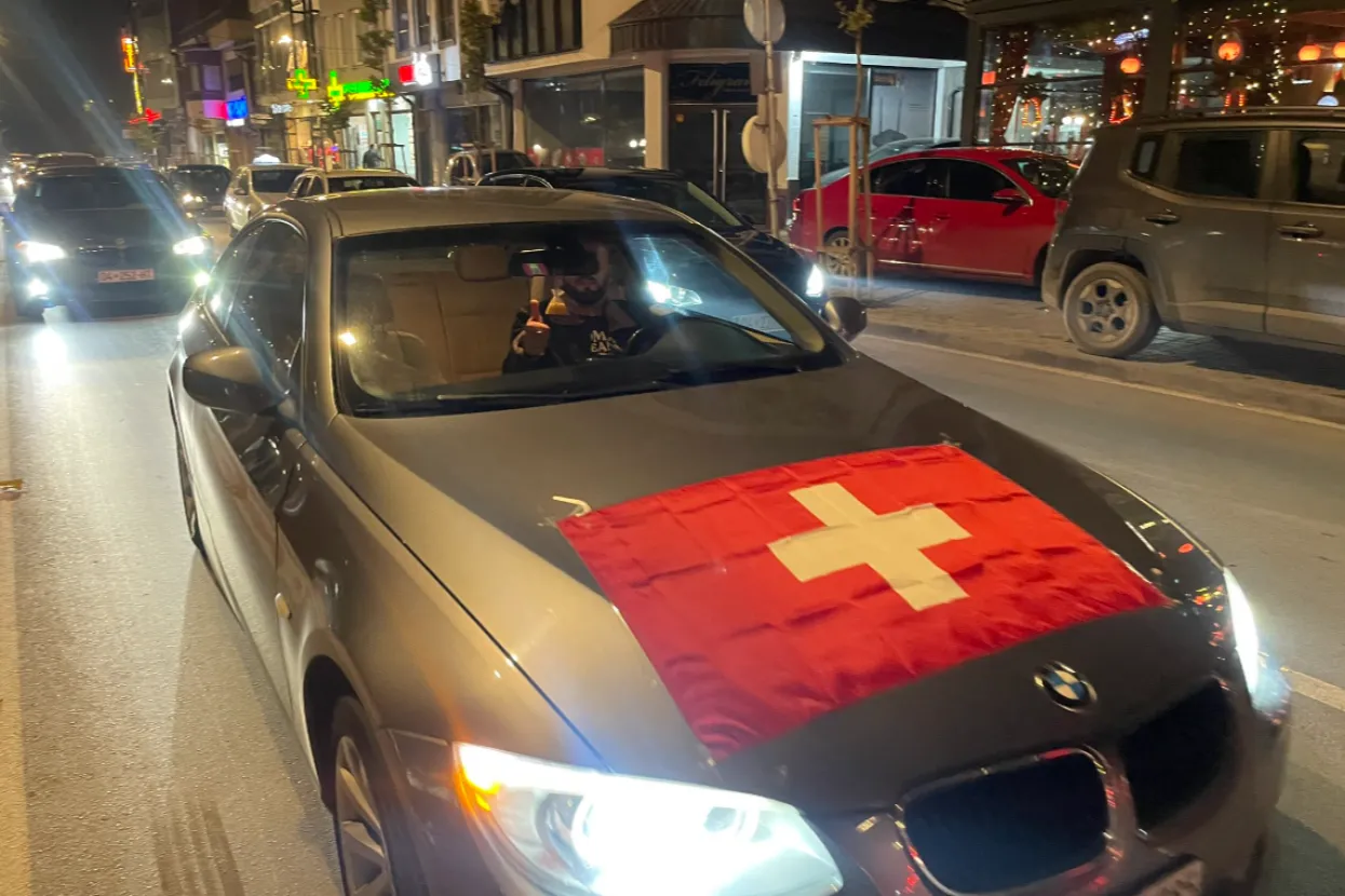 Slavlje na ulicama Pri&scaron;tine