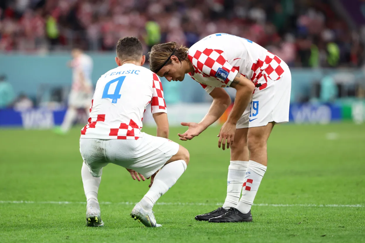 Qatar, 01.12.2022. - Utakmica 3. kola F skupine SP-a Katar 2022 Hrvatska - Belgija na stadionu Ahmad bin Ali. Na slici Ivan Peri&scaron;ić, Borna Sosa.