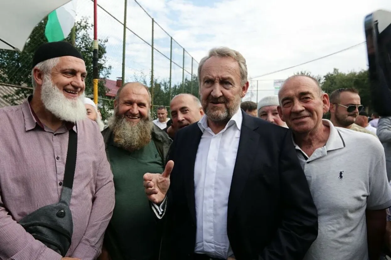 Bakir Izetbegović u kampanji s prista&scaron;ama politike SDA