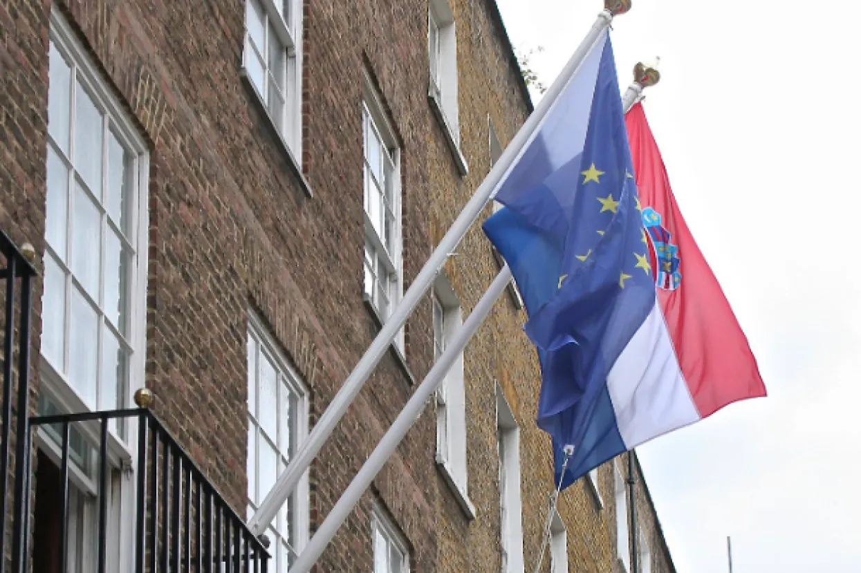 Zastave Hrvatske i EU