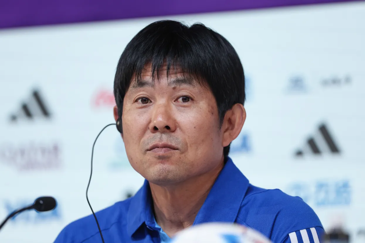 Doha, 04.12.2022 - Službena tiskovna konferencija Japanske nogometne reprezentacije u Qatar National Convention Centru u Dohi pred sutra&scaron;nju utakmicu osmine finala protiv Hrvatske. Na slici izbornik Hajime Moriyasu