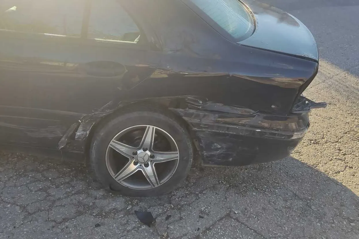 Mostar: Objavljen video u kojem se muškarac vozilom zabio u druge automobile