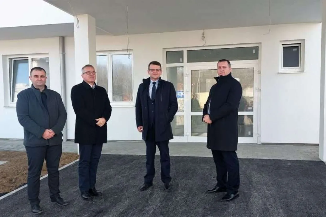 Zvonko Milas s predsjednikom Vlade Županije Posavske obi&scaron;ao novi Dom zdravlja u Ora&scaron;ju