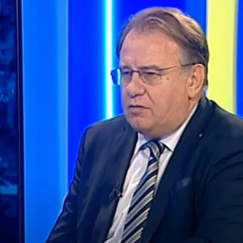 Nermin Nik&scaron;ić