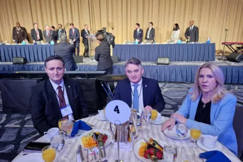 Članovi Predsjedni&scaron;tva BiH na Nacionalnom molitvenom doručku u Washingtonu