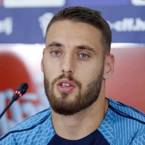 Doha, 29.11.2022 - Konferencija za medije Hrvatske nogometne reprezentacije u trening kampu Al Ersal 3 u Dohi. Na slici Nikola Vla&scaron;ić.