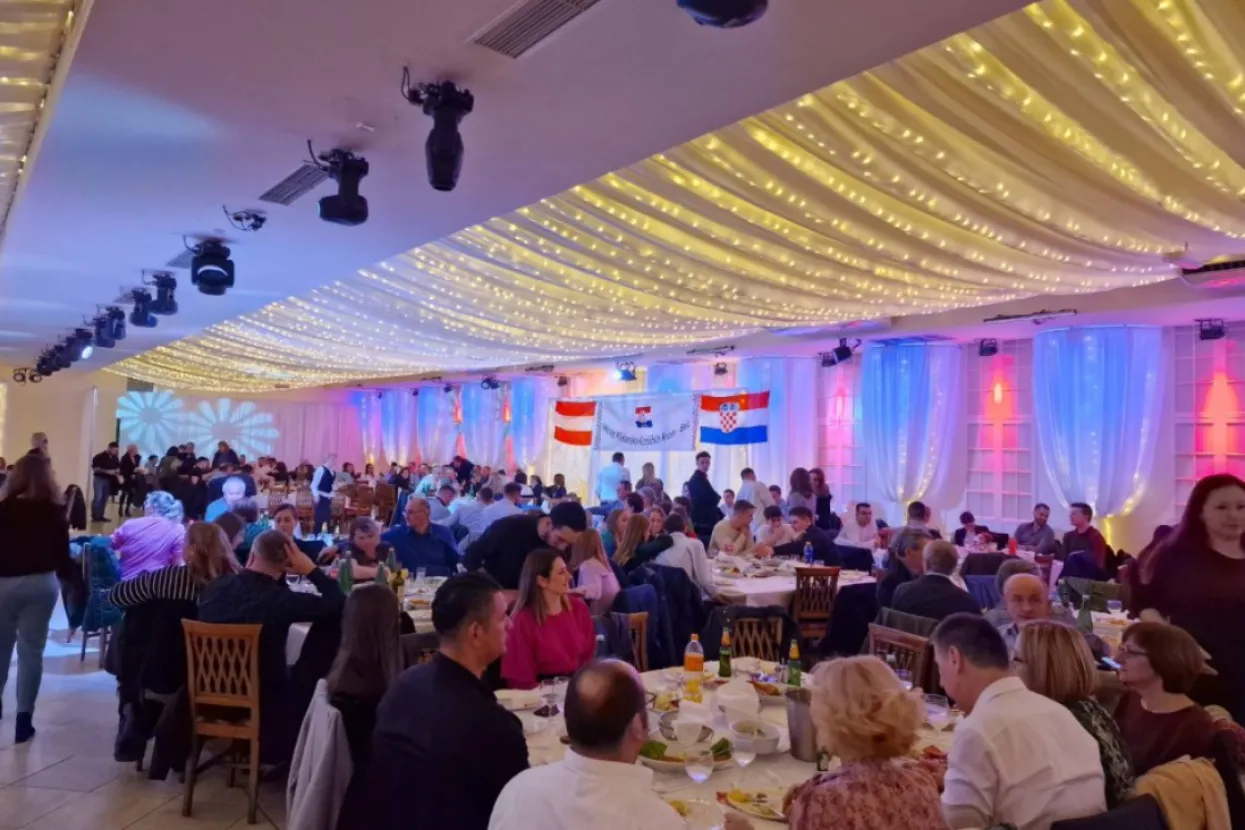 Brojni Hrvati katolici iz Klisa pokraj Konjica sudjelovali na Misama i na XIII. Kli&scaron;anskoj večeri u Beču