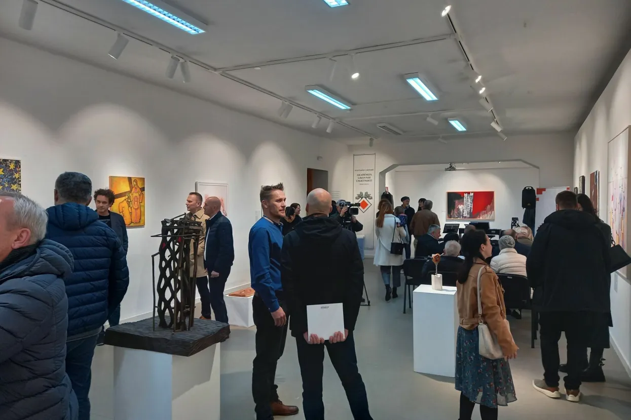 U &Scaron;irokom Brijegu otvoreno prvo Bijenale suvremene sakralne umjetnosti 2023.