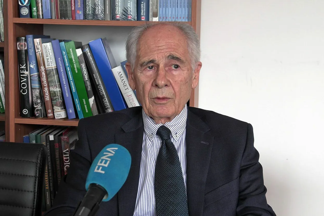 MOSTAR, 8. ožujka (FENA) - Hrvatska akademija za znanost i umjetnost u BiH za 10. ožujka priređuje znanstveno-stručni skup: "Odgoj i obrazovanje, kultura i znanost &ndash; most među ljudima i narodima" koju je njezin predsjednik Mladen Bevanda ocijenio od velikog značaja budući će se na jednom mjestu okupiti predstavnike sve četiri akademije u BiH.