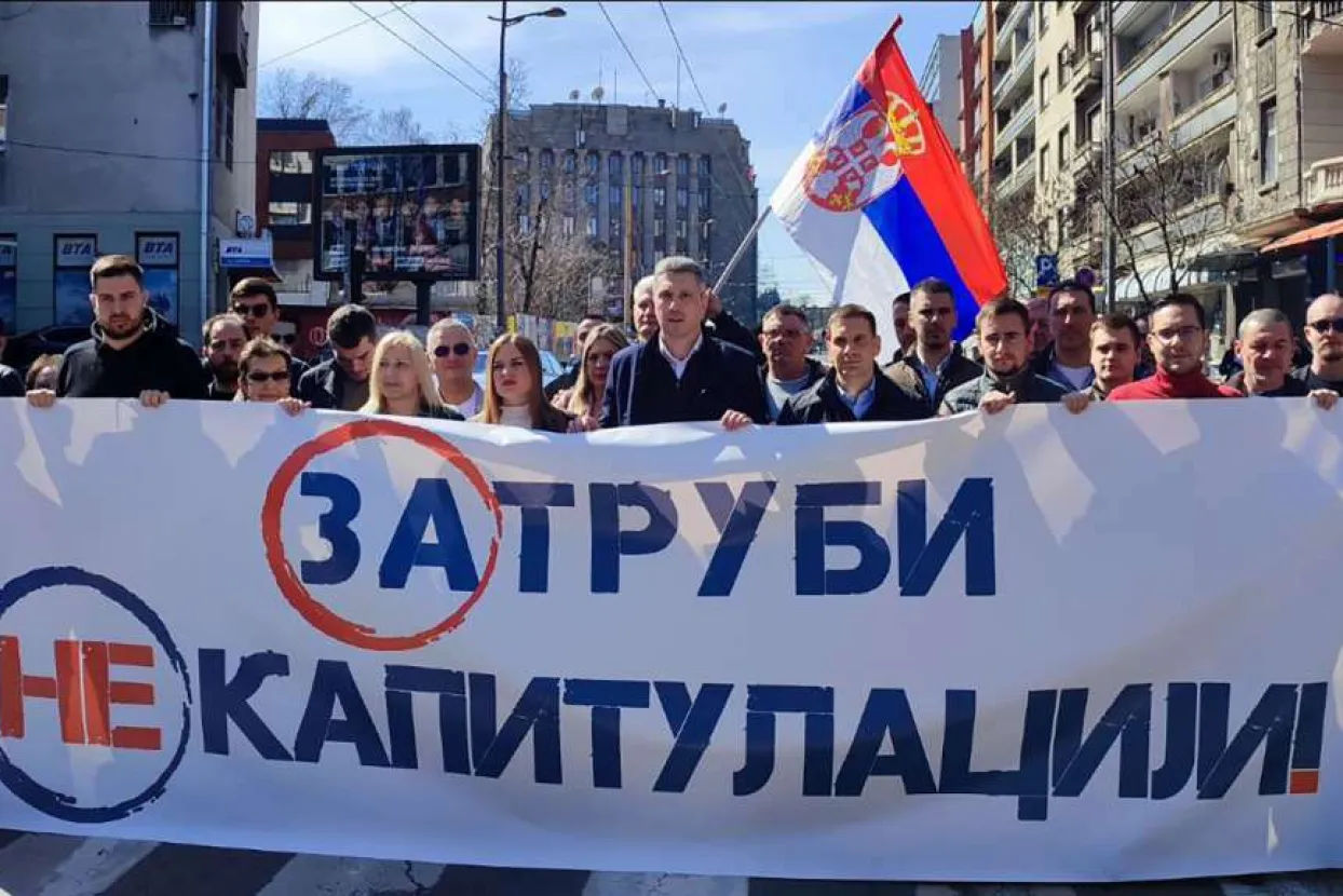 Srbijanska oporba traži Vučićevu ostavku i izvanredne izbore