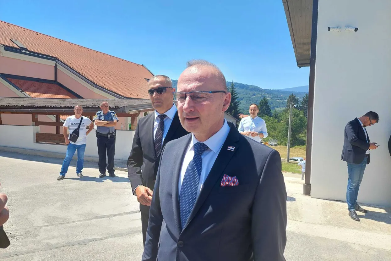 Gordan Grlić Radman