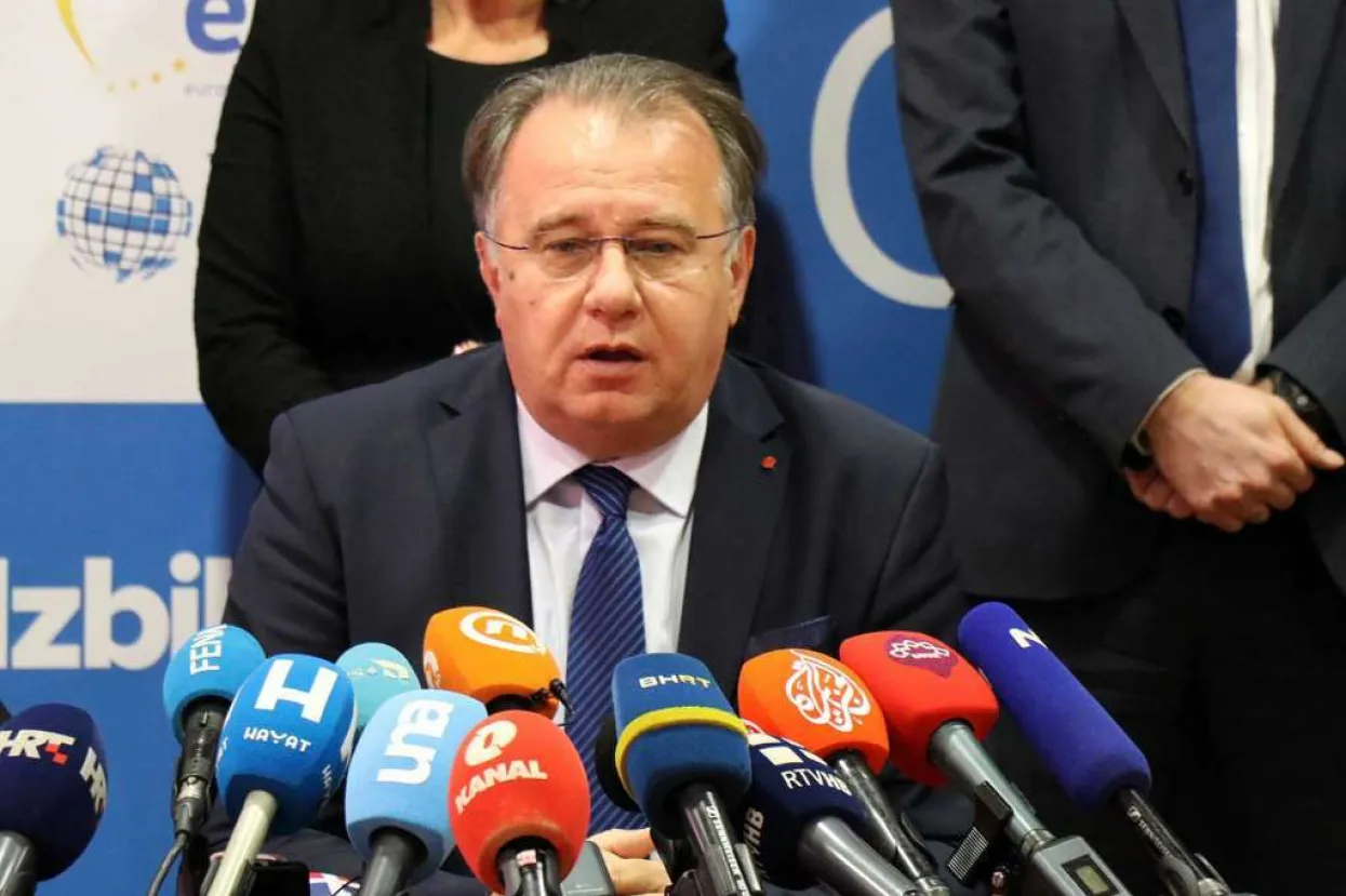 Nermin Nik&scaron;ić