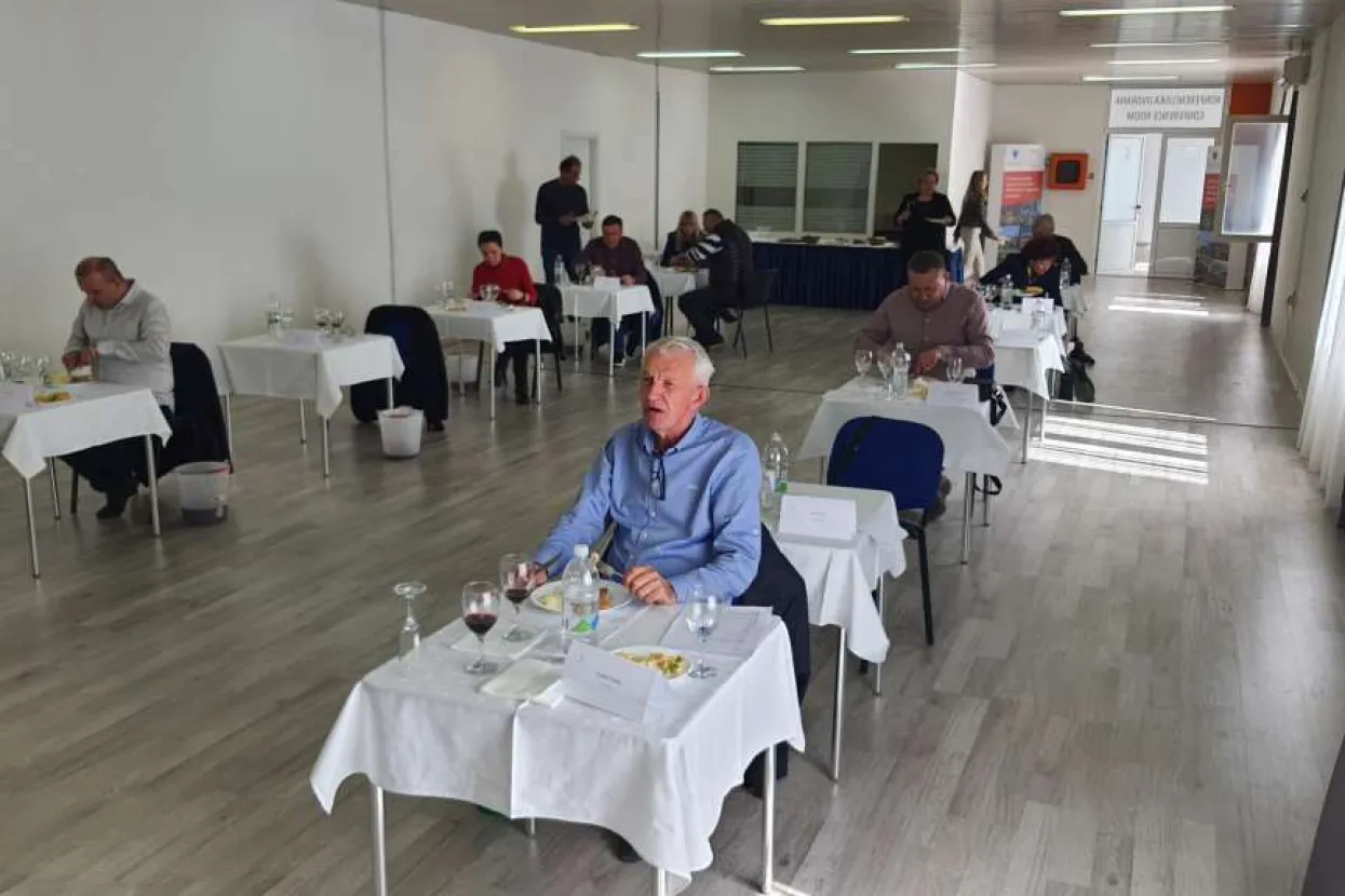 Ocijenjeno oko stotinu pristiglih vinskih uzoraka na Međunarodnom sajmu gospodarstva