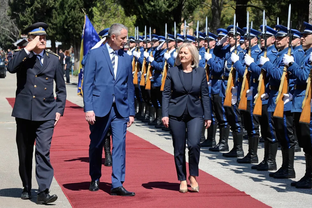 MOSTAR, 11. travnja (FENA) - Sredi&scaron;nja svečanost povodom obilježavanja 31. obljetnice utemeljenja Hrvatskog vijeća obrane (HVO) i 18. obljetnice utemeljenja 1. pje&scaron;ačke (gardijske) pukovnije Oružanih snaga (OS) BiH započela je danas u vojarni "Stanislav Baja Kraljević" u Rodoču.(Foto FENA/Mario Obrdalj)
&nbsp;