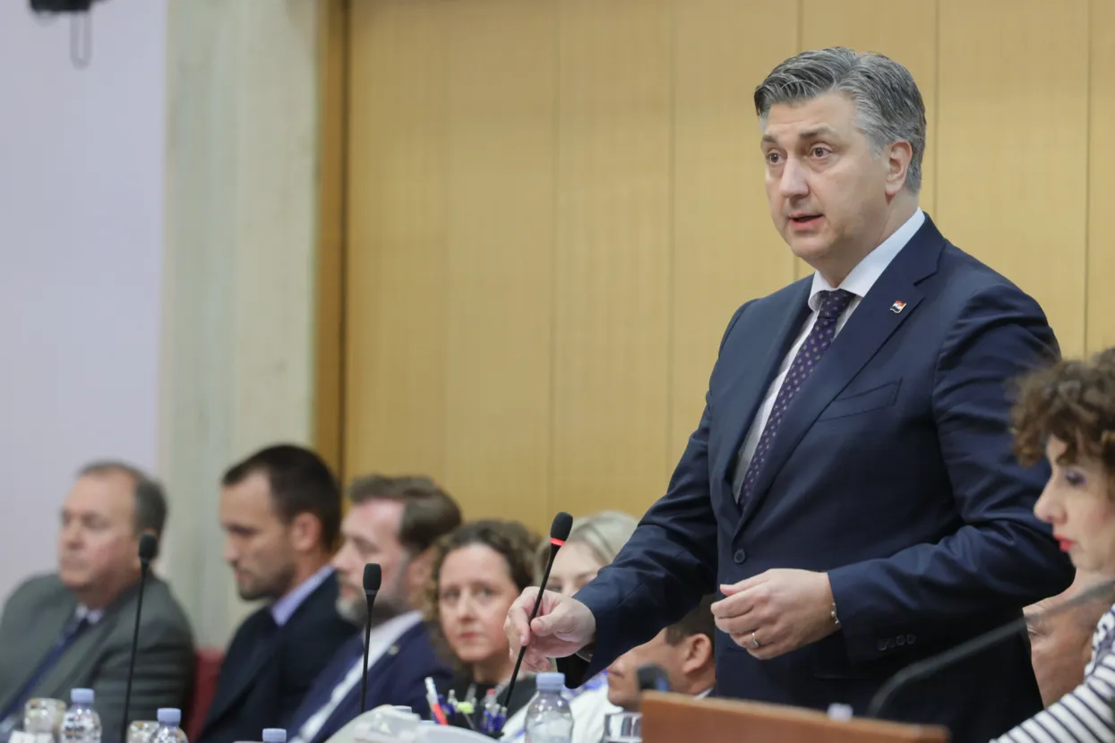 Zagreb, 12.04.2023. - Aktualnim prijepodnevom počela je 16. sjednica Hrvatskog sabora.
Na fotografiji Andrej Plenković.
foto HINA/ Edvard &Scaron;U&Scaron;AK/ es