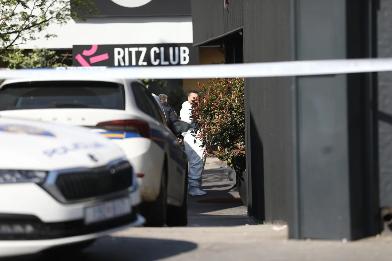 U Zagrebu je u subotu rano ujutro ubijen 41-godišnjak u pucnjavi koja se dogodila u noćnom klubu na Trešnjevci, a muškarac koji se dovodi u vezu s tim kaznenim djelom je uhićen i pod nadzorom policije. U tijeku je očevid i kriminalističko istraživanje.