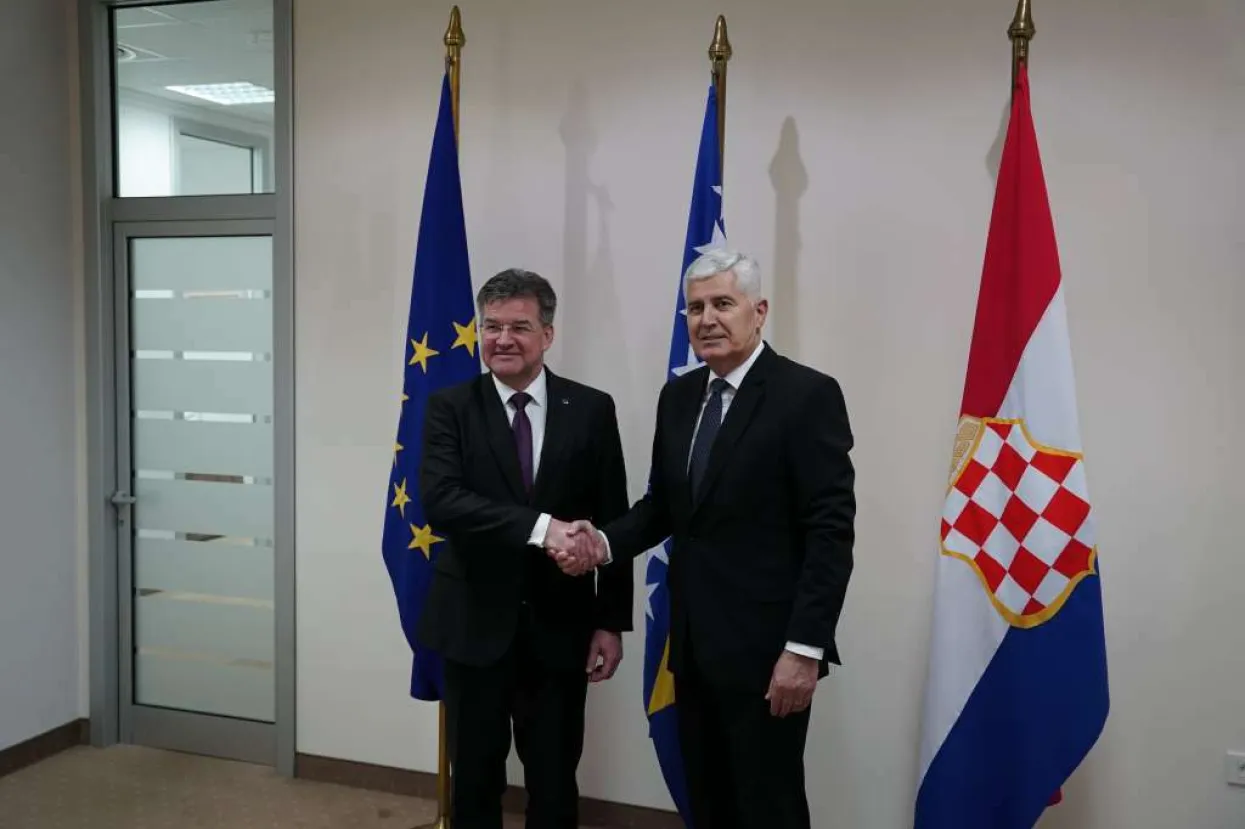 Čović i Lajčak održali sastanak u Mostaru