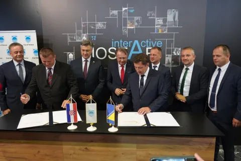 Mostar i Virovitica ovjekovječili prijateljstvo, na potpisivanju sporazuma Plenković i Nik&scaron;ić