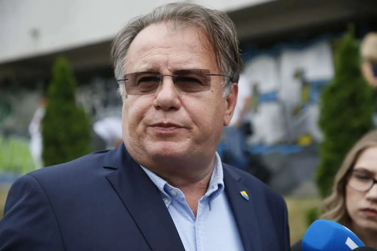 Nermin Nik&scaron;ić