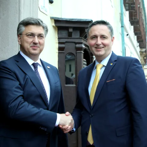 Zagreb,11.5.2023. Predsjednik Vlade RH Andrej Plenković primio je u službeni posjet člana Predsjedni&scaron;tva B i H,Denisa Bečirovića.foto/HINA Tomislav PAVLEK/tp.