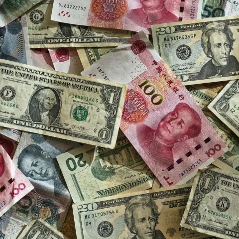 Američki Dolar i kineski Juan