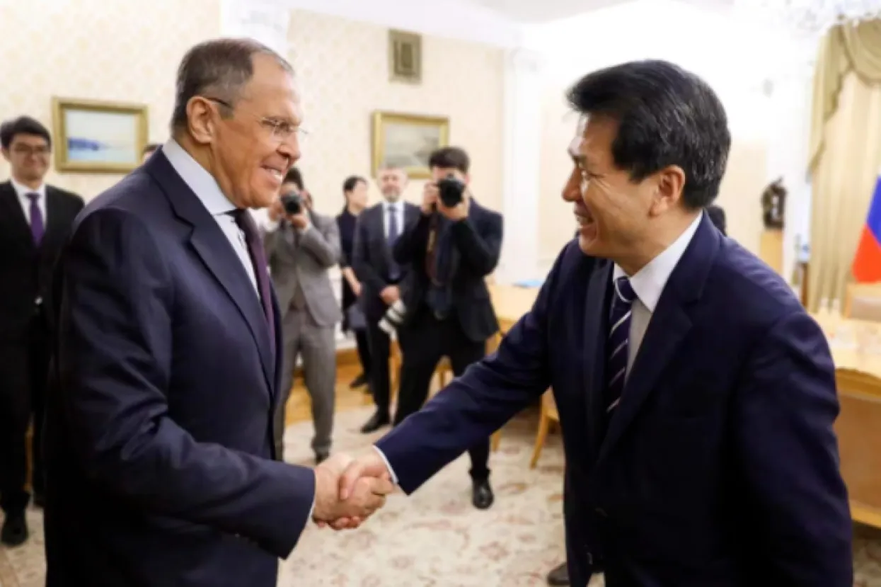 Li Hui i Sergej Lavrov