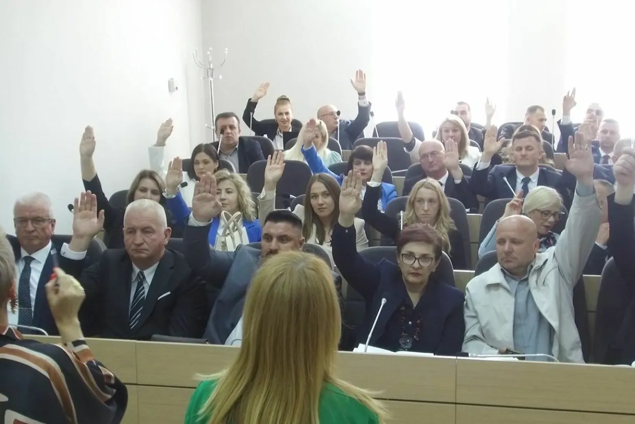 TRAVNIK, 29. svibnja (FENA) - Skoro osam mjeseci nakon izbora Županija Sredi&scaron;nja Bosna (ŽSB) dobio je novu Vladu. (Foto FENA/Du&scaron;ko Pucar)