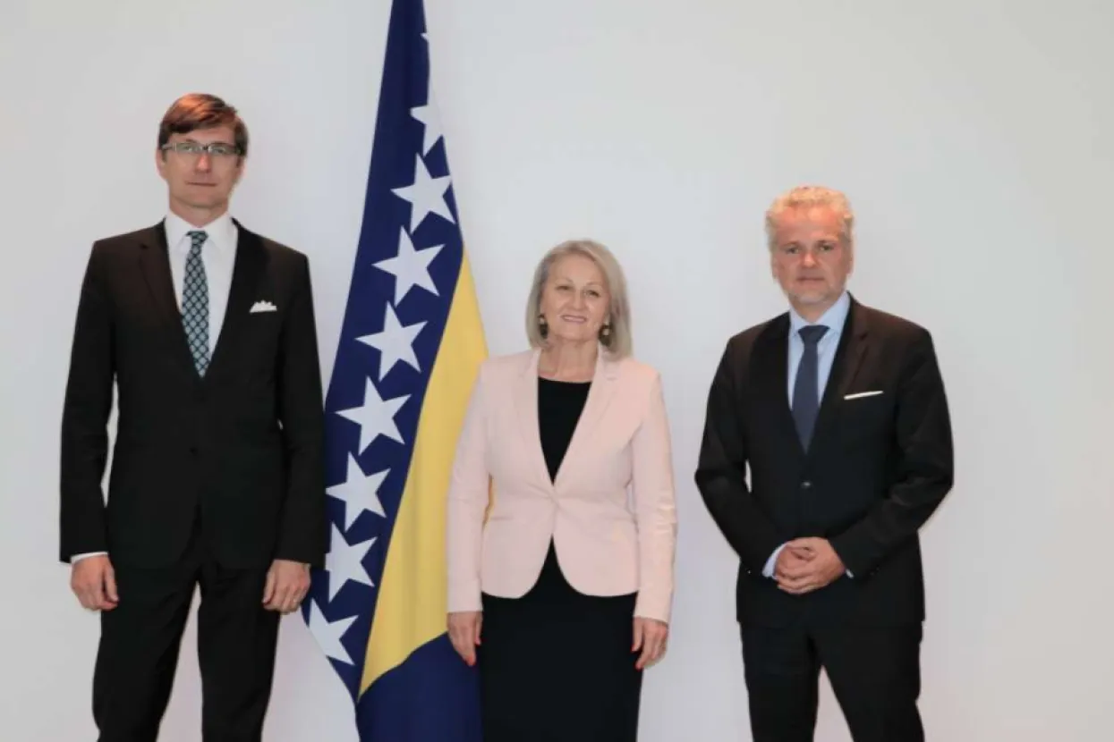 Makovec, Kri&scaron;to i Sattler