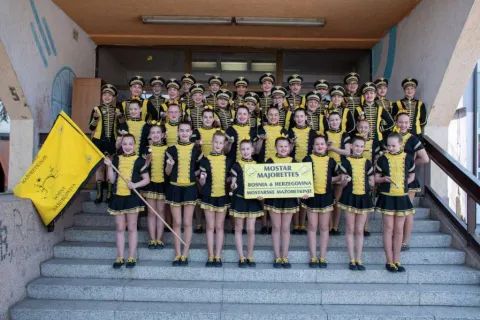 Mostarske mažoretkinje