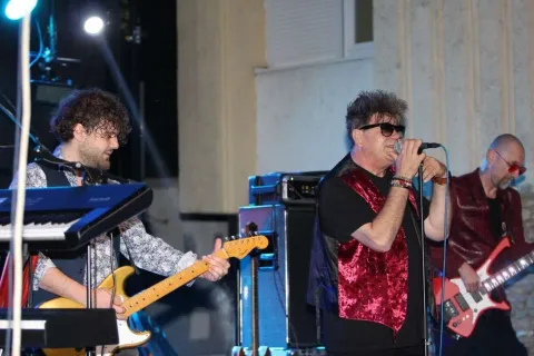 Crvena Jabuka &#39;zapalila&#39; Stolac, posjetitelj iz cijele regije uživali u svevremenskim hitovima