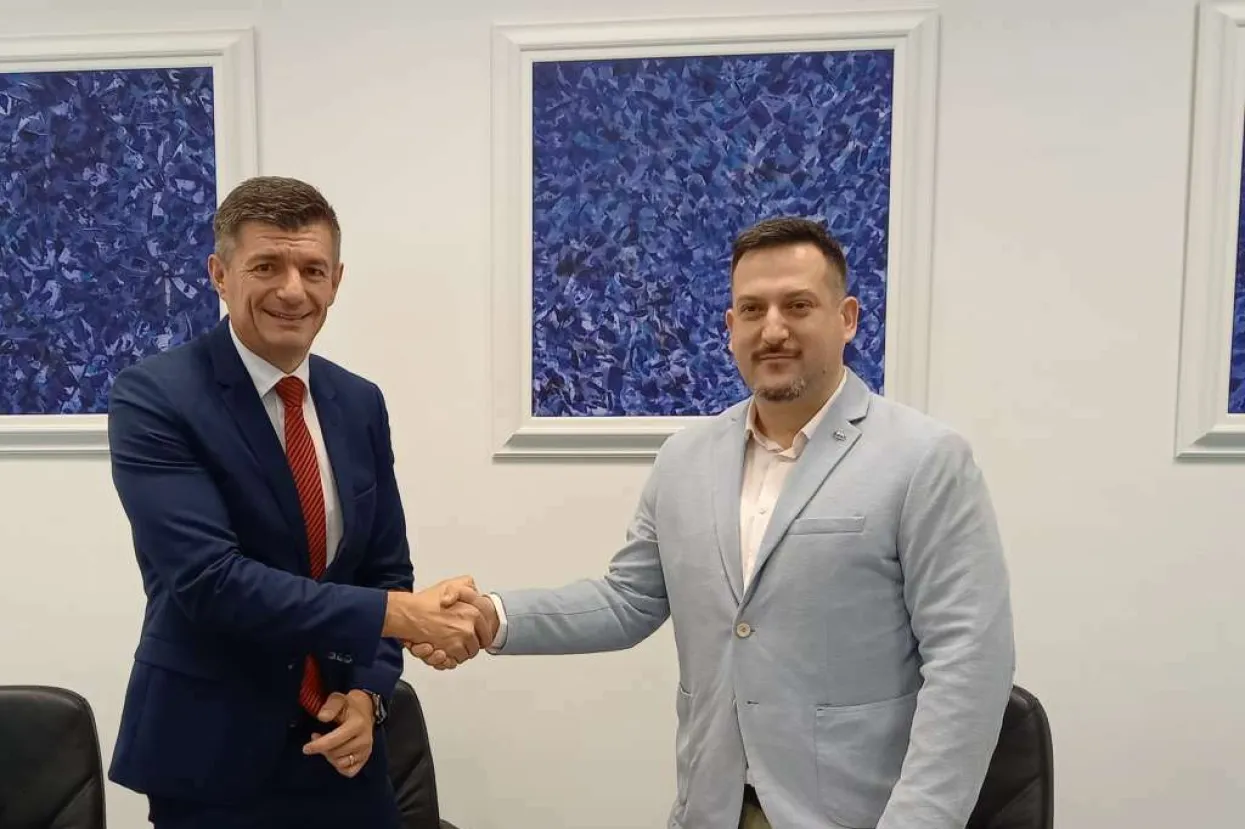 Uspostavljena suradnja između Filozofskog fakulteta SUM-a i Ekonomskog fakulteta u Osijeku