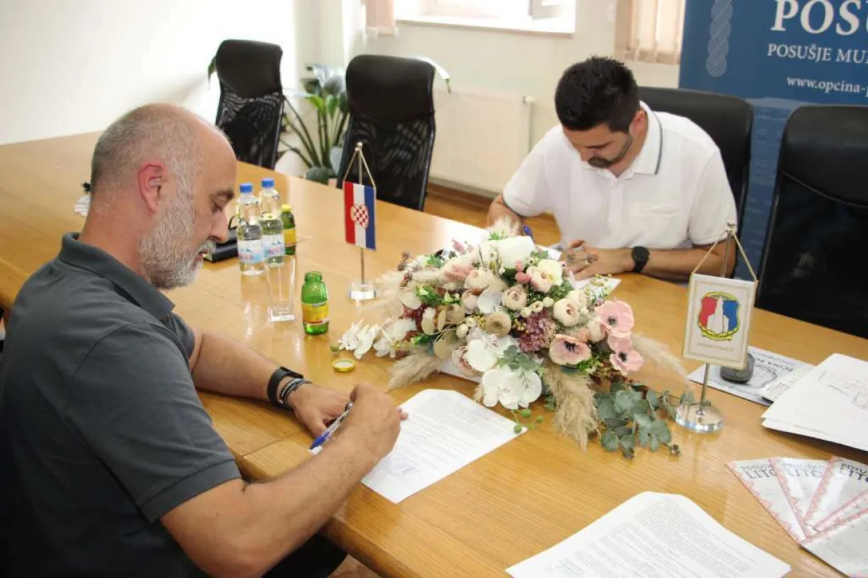 Umjetna trava uskoro na pomoćnom terenu sportskog kompleksa na Mokrom docu