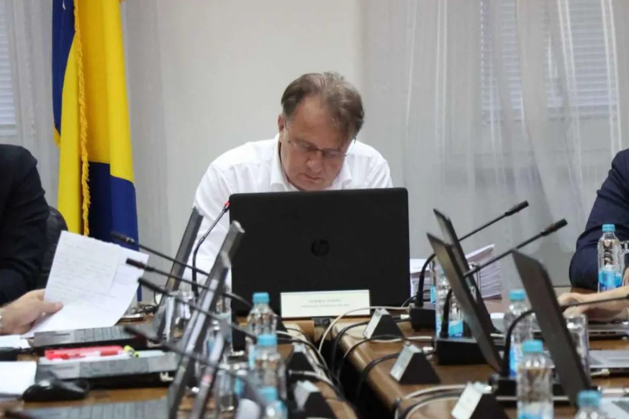 Nermin Nik&scaron;ić