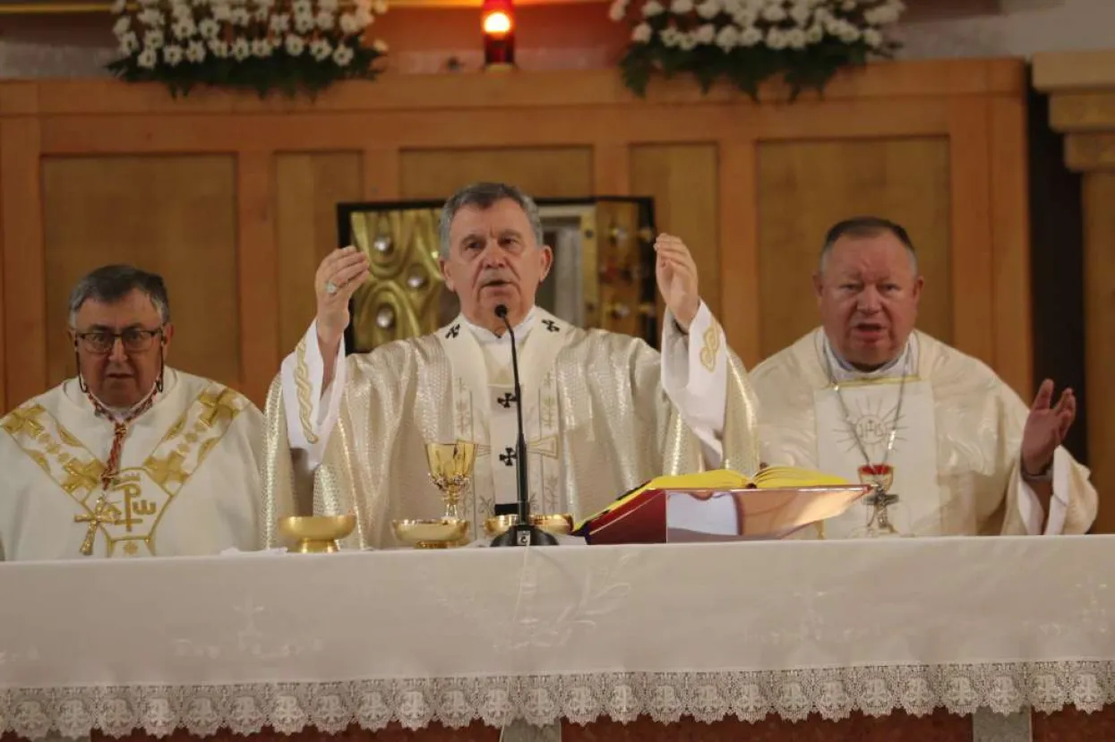 Nadbiskup Vuk&scaron;ić predvodio misu uoči Obiteljskog dana i Dana djedova, baka i starijih osoba