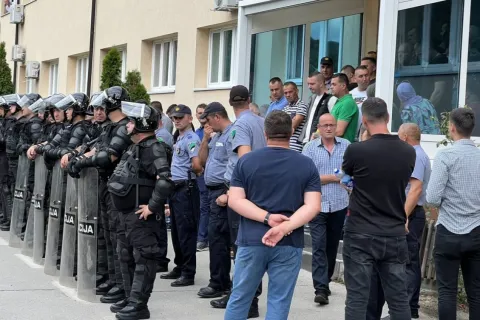 Članovi nove većine u Banovićima ne odustaju