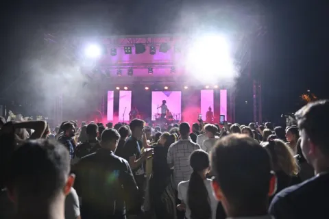 Glazbeni spektakl za pamćenje: Psihomodo pop i Vatra zapalili posušku publiku