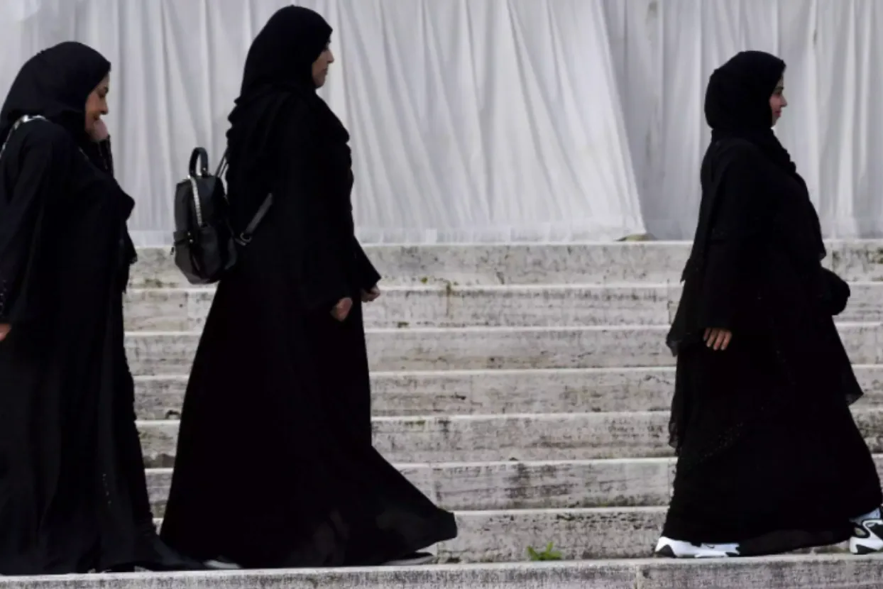 Francuska zabranjuje no&scaron;enje abaje u &scaron;kolama<br>