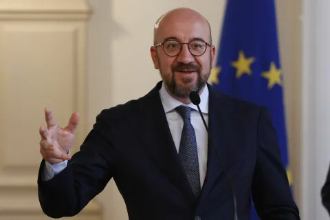 SARAJEVO, 20. svibanj (FENA) &ndash; Zapadni Balkan treba Europsku uniju (EU), ali jednako tako, EU treba zapadni Balkan, izjavio je u Sarajevu novinarima predsjednik Europskog vijeća Charles Michel nakon sastanka s predsjedavateljem Predsjedni&scaron;tva Bosne i Hercegovine &Scaron;efikom Džaferovićem i članom Predsjedni&scaron;tva Miloradom Dodikom.(Foto FENA/Amer Kajmović)<br> 