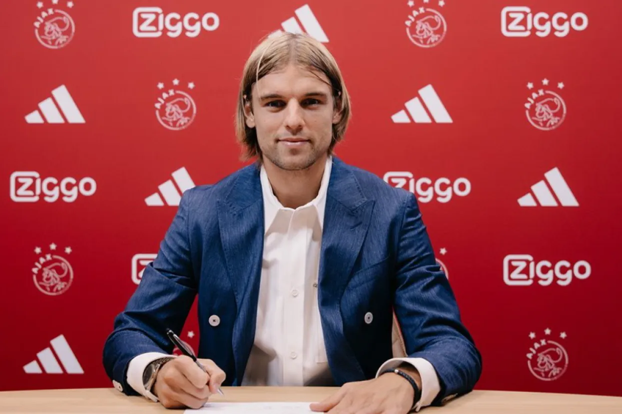 Borna Sosa potpisao za Ajax