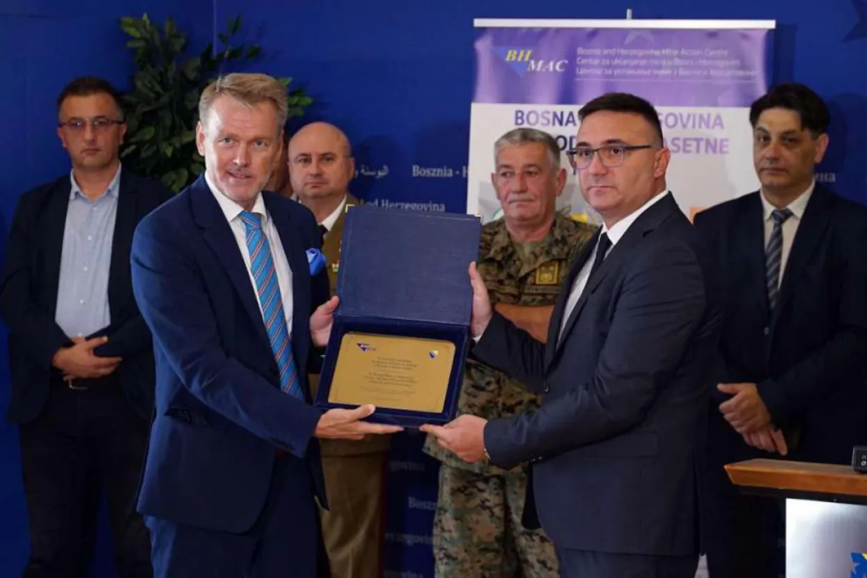 Svečano obilježen zavr&scaron;etak procesa či&scaron;ćenja BiH od kazetnog streljiva